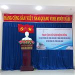 Nhà xuất bản Đà Nẵng tặng tủ sách cộng đồng cho 2 thôn của huyện Nông Sơn (Quảng Nam)