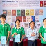 Sinh viên Trường Đại học Đông Á thăm, tìm hiểu hoạt động tại Nhà xuất bản Đà Nẵng